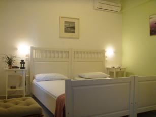 serifos-room1.jpg