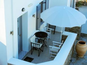 serifos-room3.jpg